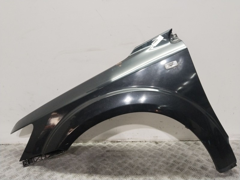 Recambio de aleta delantera izquierda para dodge journey 2.0 crd referencia OEM IAM 05076727AE  NEGRO