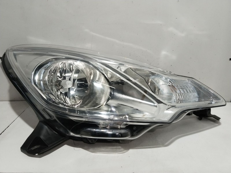 Recambio de faro derecho para citroën c3 ii (sc_) 1.2 vti 82 referencia OEM IAM 9677033880  