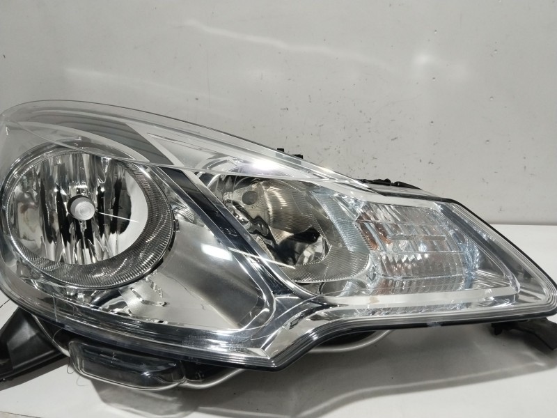 Recambio de faro derecho para citroën c3 ii (sc_) 1.2 vti 82 referencia OEM IAM 9677033880  