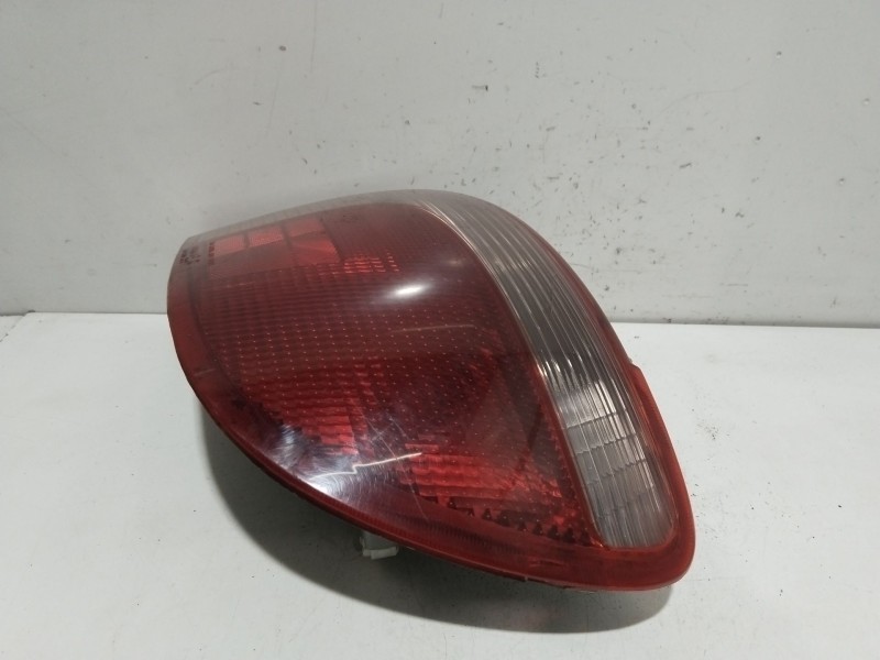 Recambio de piloto trasero derecho para toyota yaris (_p1_) 1.3 (ncp10_, scp12_) referencia OEM IAM 5308701  