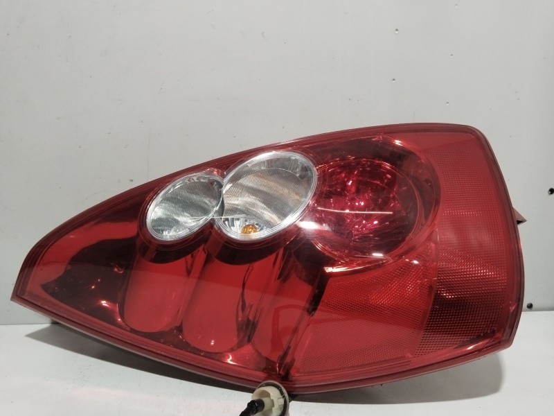 Recambio de piloto trasero izquierdo para mazda 5 (cr) 2.0 cd (cr19) referencia OEM IAM C23551180E  