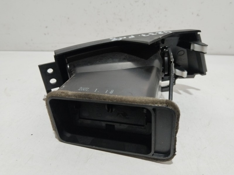 Recambio de aireador central izquierdo para mazda 5 (cr) 2.0 cd (cr19) referencia OEM IAM C236GM932  