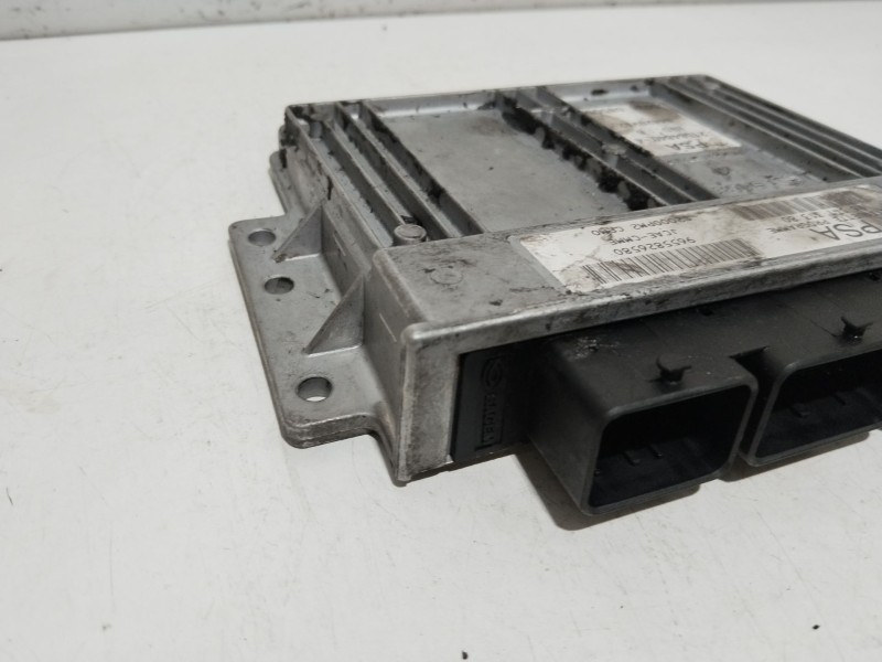 Recambio de centralita motor uce para peugeot 407 (6d_) 1.8 (6d6fzb) referencia OEM IAM 215848404  