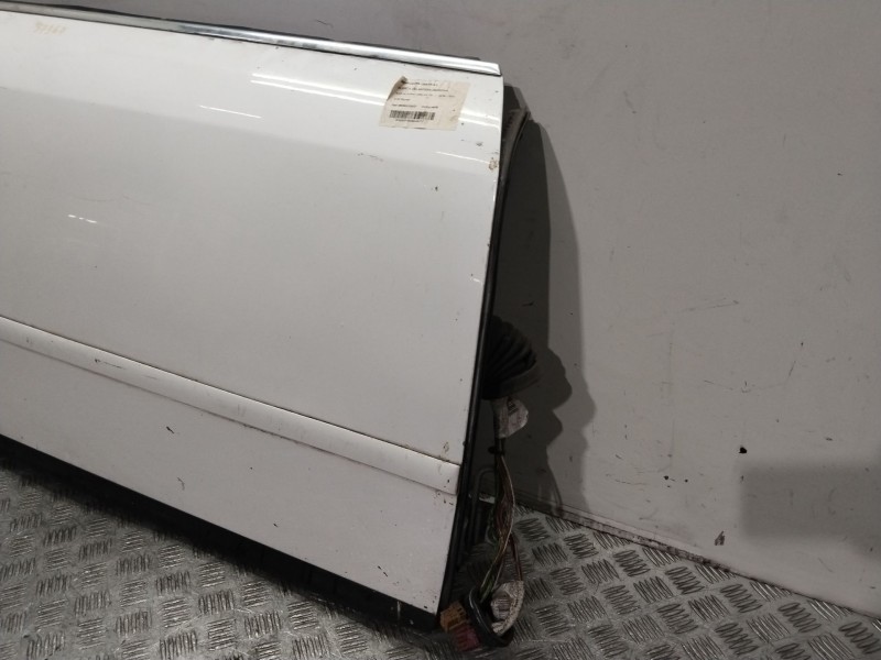 Recambio de puerta delantera derecha para audi a6 avant (4b5) 2.5 tdi referencia OEM IAM 4B0831052D BLANCA 