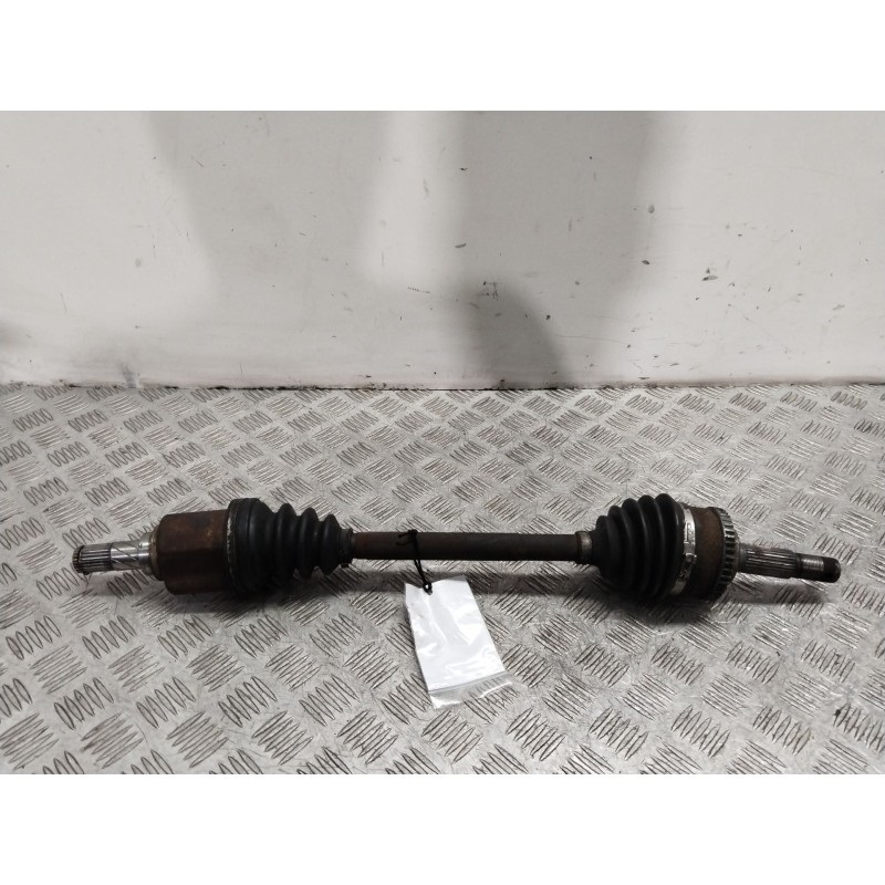 Recambio de transmision delantera izquierda para nissan almera tino (v10) 1.8 referencia OEM IAM 39101BU010  