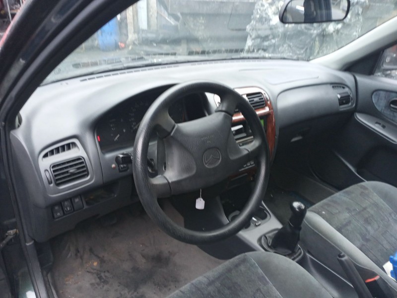 mazda 626 v hatchback (gf) del año 1999