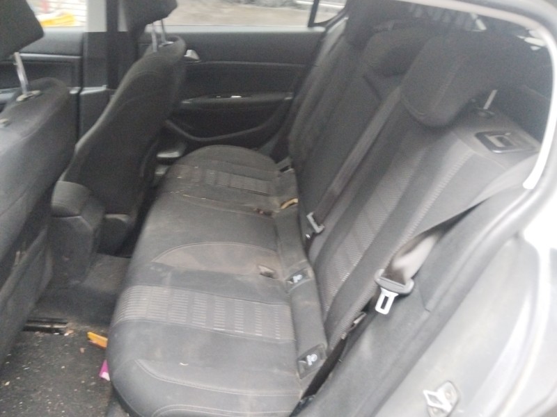 peugeot 308 ii (lb_, lp_, lw_, lh_, l3_) del año 2015