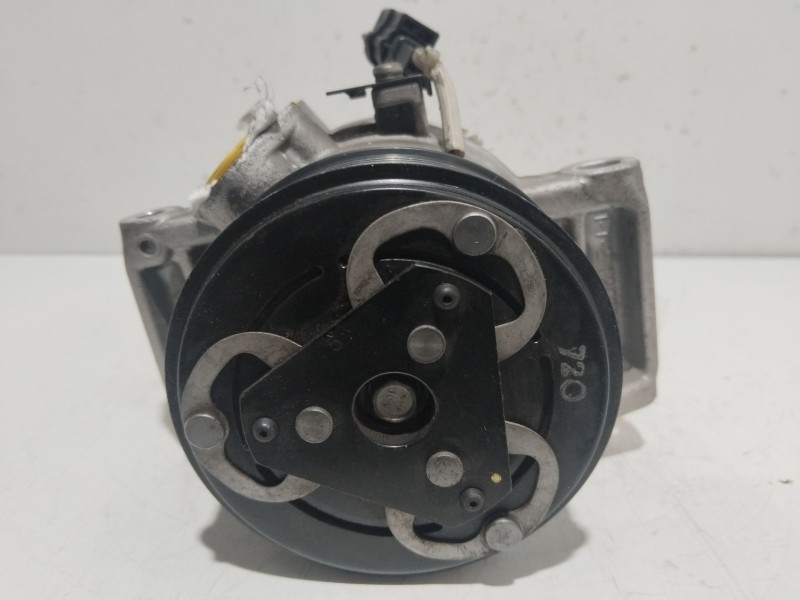 Recambio de compresor aire acondicionado para dacia sandero ii tce 90 (b8m1, b8ma) referencia OEM IAM T98067A  