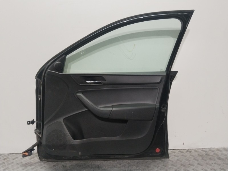 Recambio de puerta delantera derecha para seat toledo iv (kg3) 1.6 tdi referencia OEM IAM 5JA831056B  NEGRO
