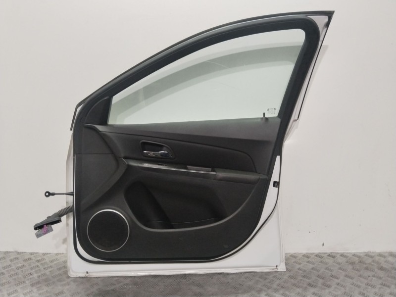 Recambio de puerta delantera derecha para chevrolet cruze hatchback (j305) 1.7 d referencia OEM IAM 95987758  BLANCO
