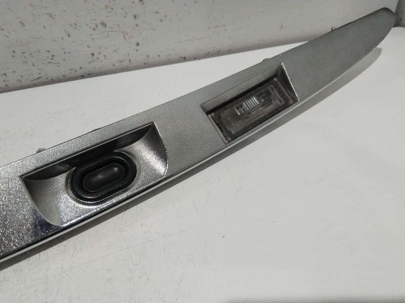 Recambio de molduras traseras para lancia musa (350_) 1.9 d multijet (350.axc1a) referencia OEM IAM 735335751  