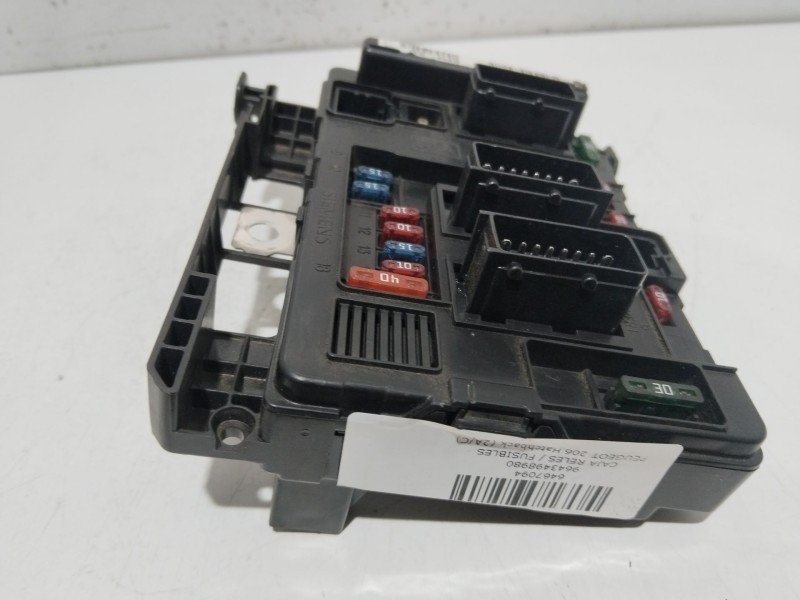 Recambio de caja reles / fusibles para peugeot 206 hatchback (2a/c) 1.1 i referencia OEM IAM 9643498980   Recambio de caja reles / fusibles para peugeot 206 hatchback (2a/c) 1.1 i referencia OEM IAM 9643498980