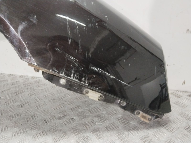 Recambio de aleta delantera derecha para kia opirus (gh) 3.5 referencia OEM IAM 663113F100  NEGRO