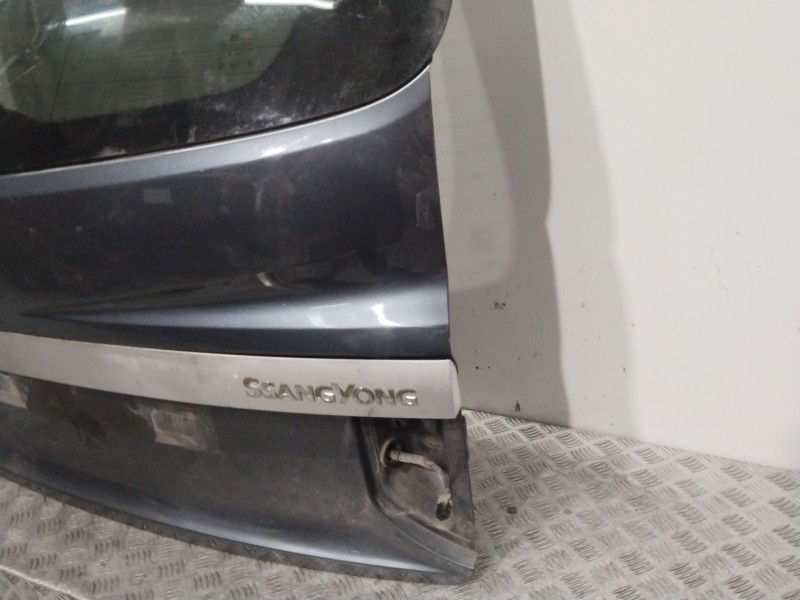 Recambio de porton trasero para ssangyong kyron 2.0 xdi referencia OEM IAM 6401109100  