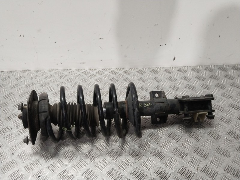Recambio de amortiguador delantero derecho para volvo s60 berlina d5 referencia OEM IAM 8667248A  