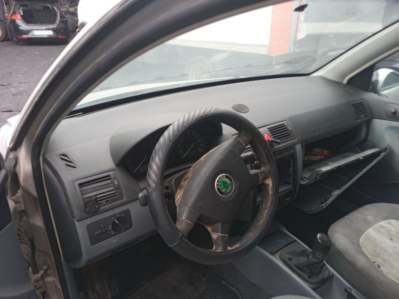 skoda fabia i (6y2) del año 2001 skoda fabia i (6y2) del año 2001