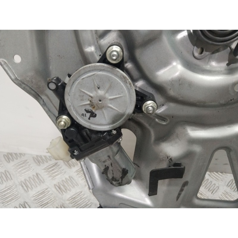 Recambio de elevalunas delantero izquierdo para kia carnival / grand carnival iii (vq) 2.9 crdi referencia OEM IAM 824014D010  