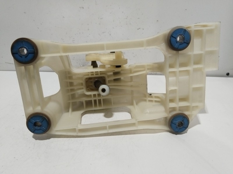 Recambio de palanca cambio para hyundai i30 (fd) 1.4 referencia OEM IAM 437002R010  