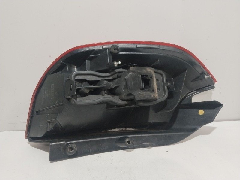 Recambio de piloto trasero derecho para renault grand scenic jmk4 referencia OEM IAM 8200474328  