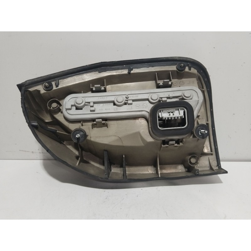 Recambio de piloto trasero izquierdo para opel zafira a monospace (t98) 2.0 dti 16v (f75) referencia OEM IAM 62280  