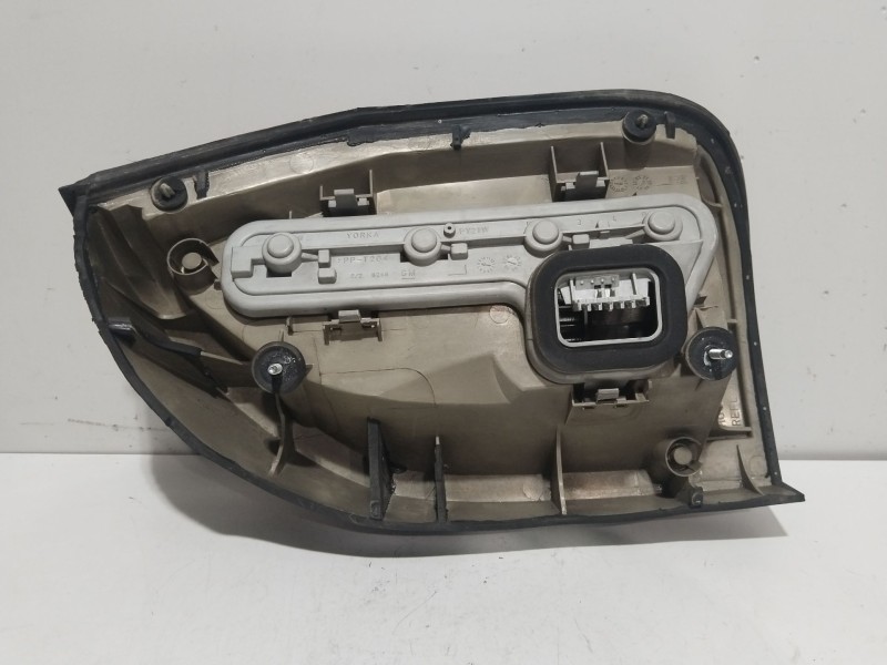 Recambio de piloto trasero izquierdo para opel zafira a monospace (t98) 2.0 dti 16v (f75) referencia OEM IAM 62280  