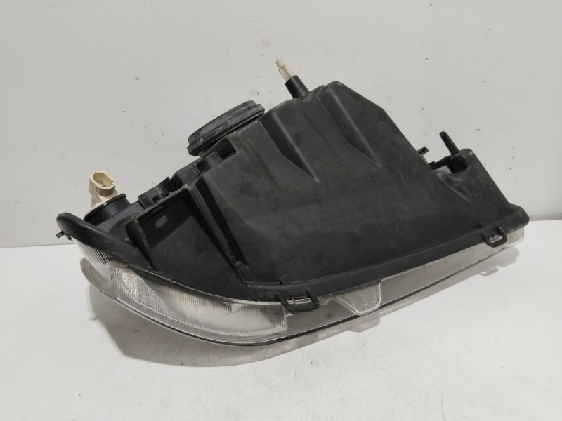 Recambio de faro izquierdo para dacia logan (ls_) 1.5 dci (ls0k) referencia OEM IAM 8200211005   Recambio de faro izquierdo para dacia logan (ls_) 1.5 dci (ls0k) referencia OEM IAM 8200211005