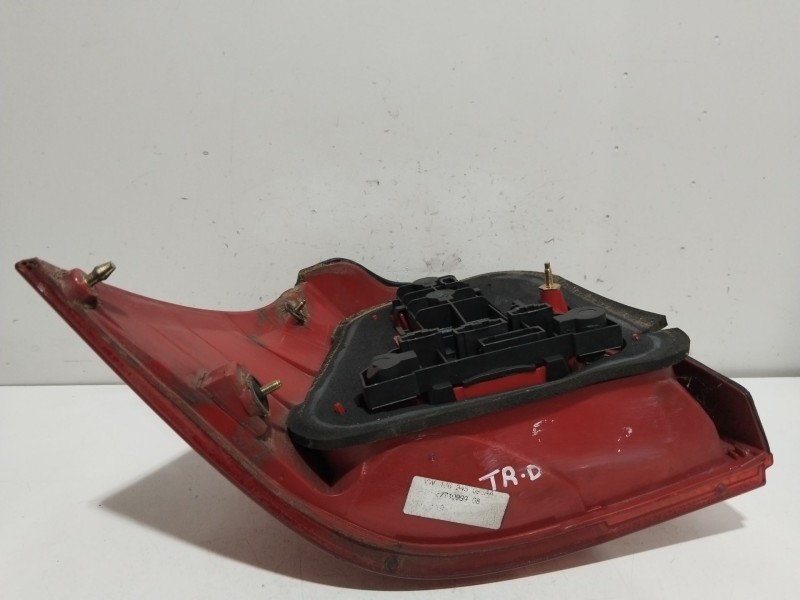 Recambio de piloto trasero derecho para volkswagen golf iv (1j1) 1.6 16v referencia OEM IAM   