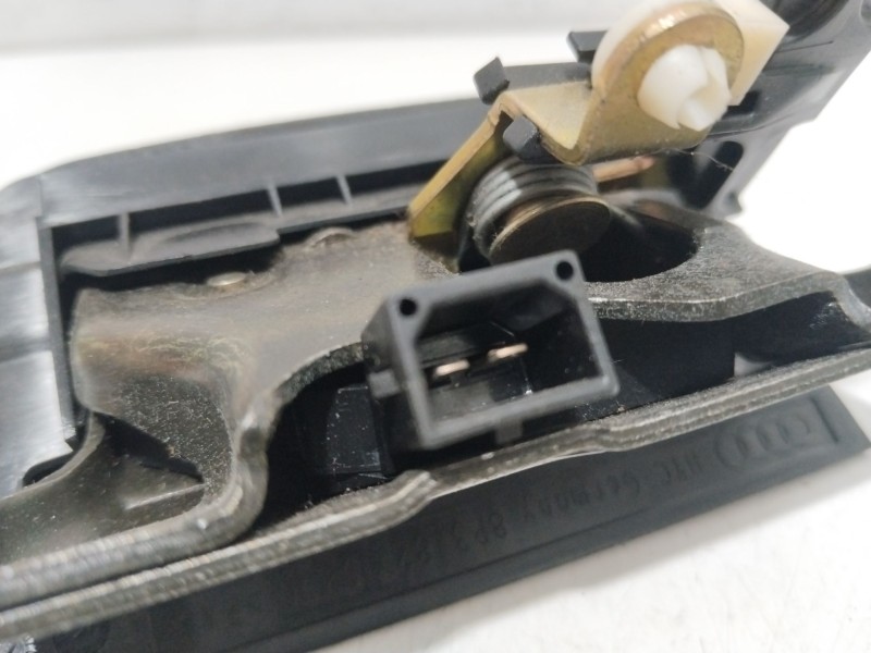 Recambio de cerradura maletero / porton para audi a3 (8p1) 1.9 tdi referencia OEM IAM 8P3827520A  