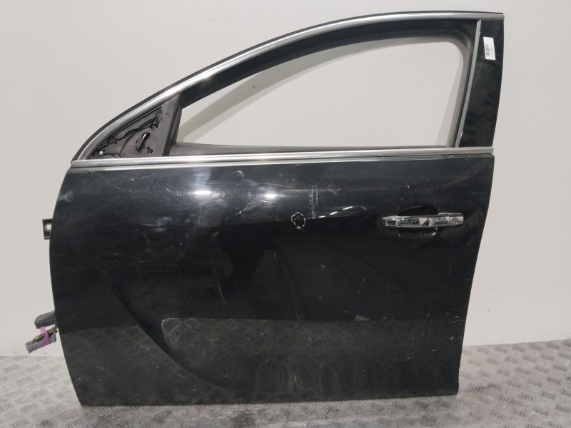 Recambio de puerta delantera izquierda para opel insignia berlina sportive referencia OEM IAM 22796395  NEGRO