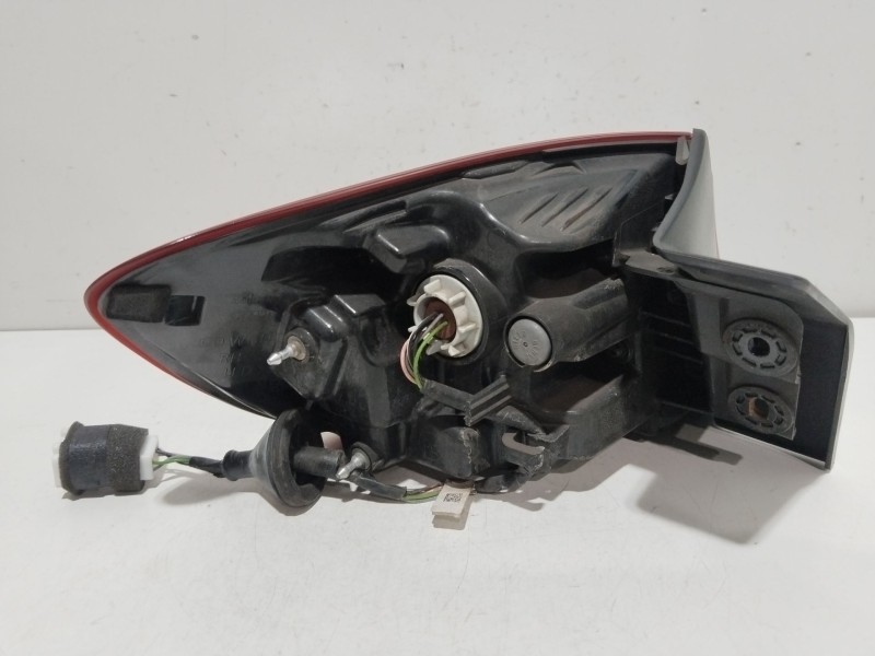 Recambio de piloto trasero derecho para kia ceed tourer (cd) 1.6 crdi 136 referencia OEM IAM 92402J7150  