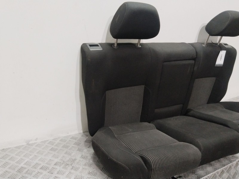 Recambio de asientos traseros para volkswagen golf iv berlina (1j1) conceptline referencia OEM IAM   