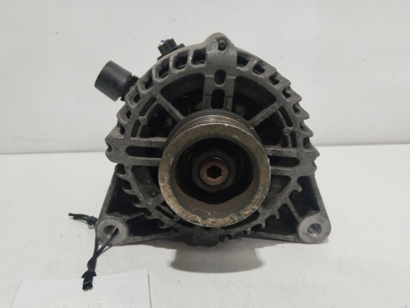 Recambio de alternador para ford fiesta (cbk) ambiente referencia OEM IAM 3S6TAA  