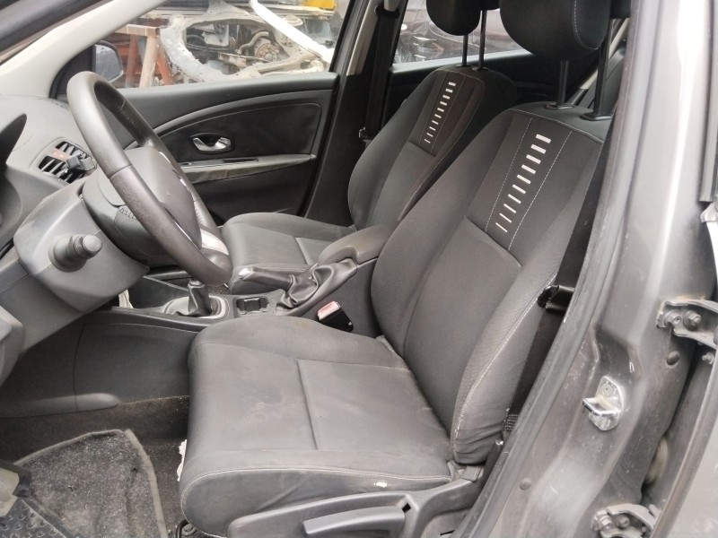 renault megane iii hatchback (bz0/1_, b3_) del año 2011 renault megane iii hatchback (bz0/1_, b3_) del año 2011