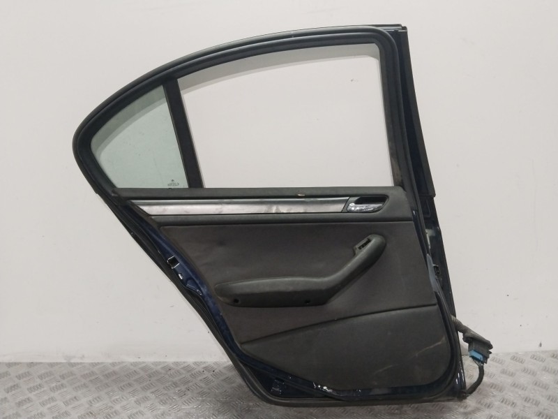 Recambio de puerta trasera izquierda para bmw serie 3 berlina (e46) 320d edition advance referencia OEM IAM  AZUL  Recambio de puerta trasera izquierda para bmw serie 3 berlina (e46) 320d edition advance referencia OEM IAM  AZUL