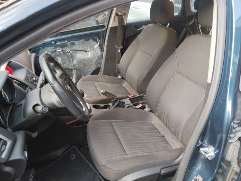 opel astra j (p10) del año 2010