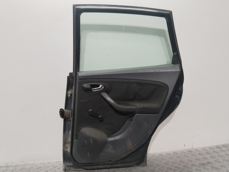 Recambio de puerta trasera derecha para seat altea (5p1) 1.9 tdi referencia OEM IAM 5P0833056  