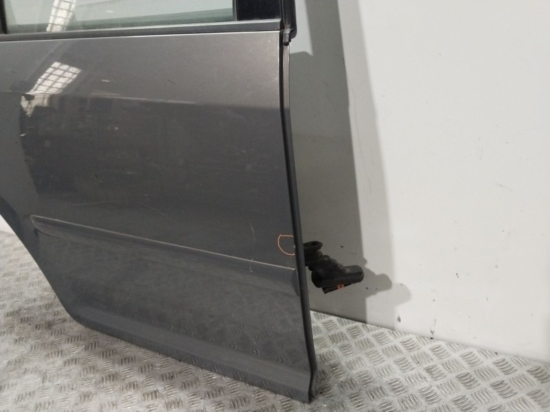 Recambio de puerta trasera derecha para volkswagen touran (1t1, 1t2) 2.0 tdi referencia OEM IAM 1T0833056S  