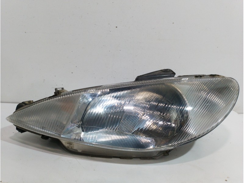 Recambio de faro izquierdo para peugeot 206 berlina x-line referencia OEM IAM 6204S7  