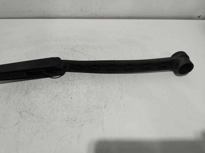 Recambio de brazo limpia delantero izquierdo para kia opirus (gh) 3.5 referencia OEM IAM   