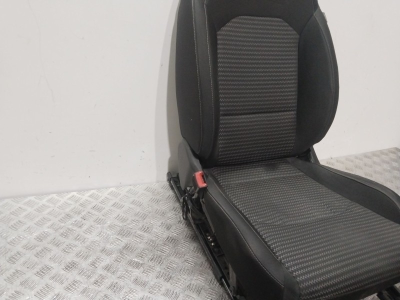 Recambio de asiento delantero izquierdo para kia ceed tourer (cd) 1.6 crdi 136 referencia OEM IAM   