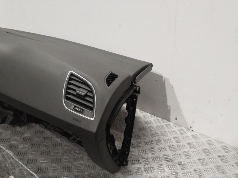 Recambio de salpicadero para seat leon (5f1) 1.4 tgi referencia OEM IAM 5F1857005B  