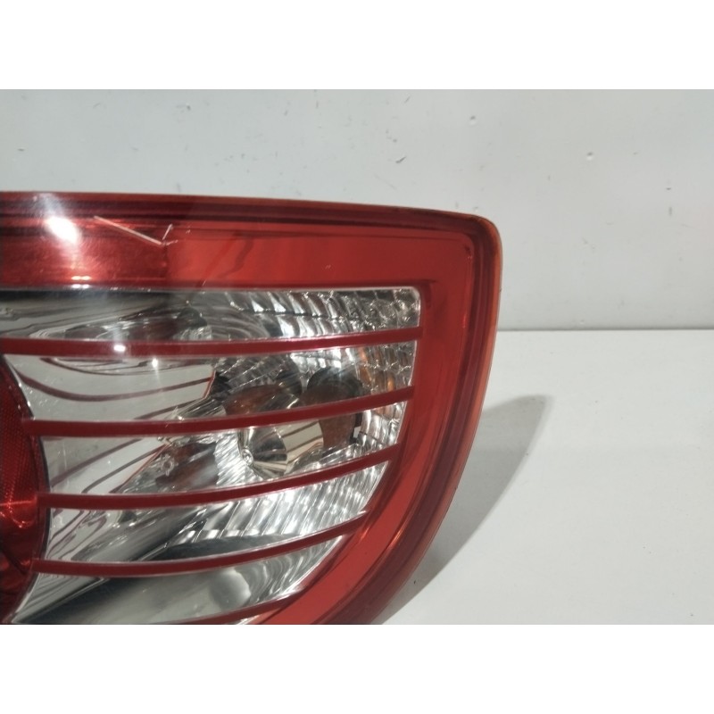 Recambio de piloto trasero derecho para hyundai elantra (xd) 2.0 crdi comfort (5-ptas.) referencia OEM IAM 924022D7  