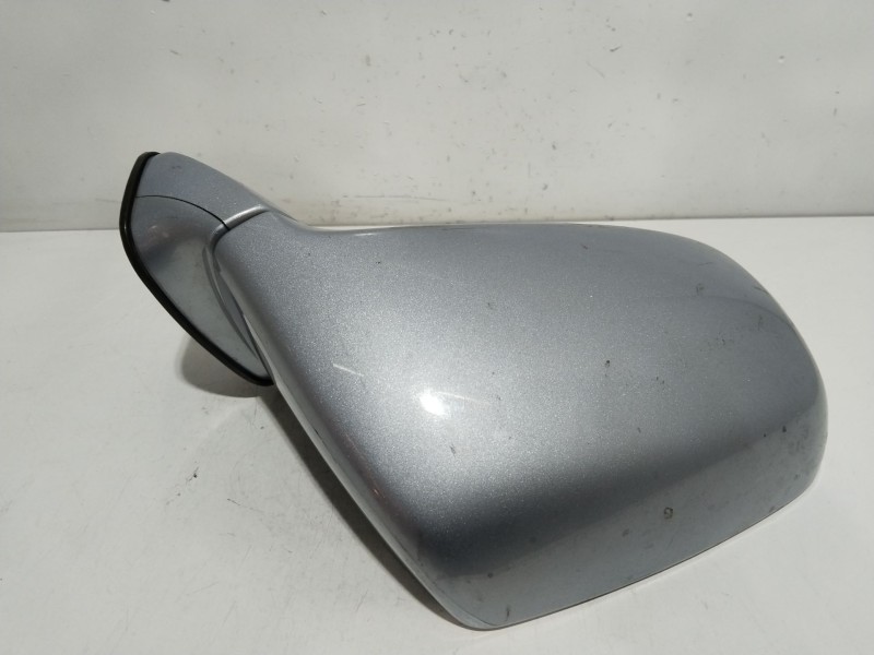 Recambio de retrovisor derecho para hyundai trajet (fo) 2.0 gls referencia OEM IAM E4012134  