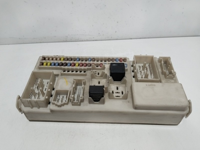 Recambio de caja reles / fusibles para volvo s40 ii (544) 2.0 d referencia OEM IAM 8690719  