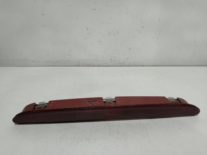 Recambio de piloto central de freno para opel astra j (p10) 1.6 (68) referencia OEM IAM 13262019  