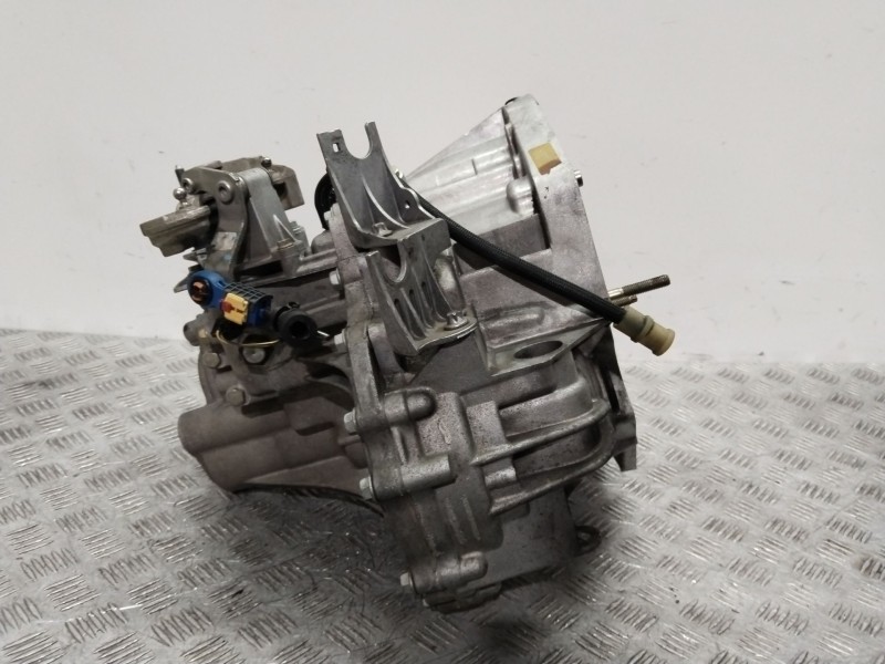 Recambio de caja cambios para renault megane ii classic berlina confort authentique referencia OEM IAM ND0001  