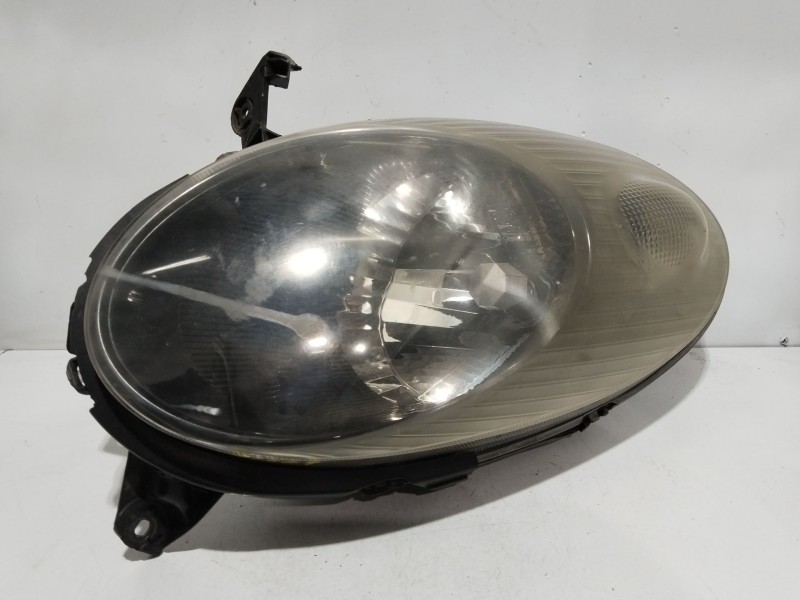 Recambio de faro derecho para nissan micra iii (k12) 1.5 dci referencia OEM IAM 26010AX700  