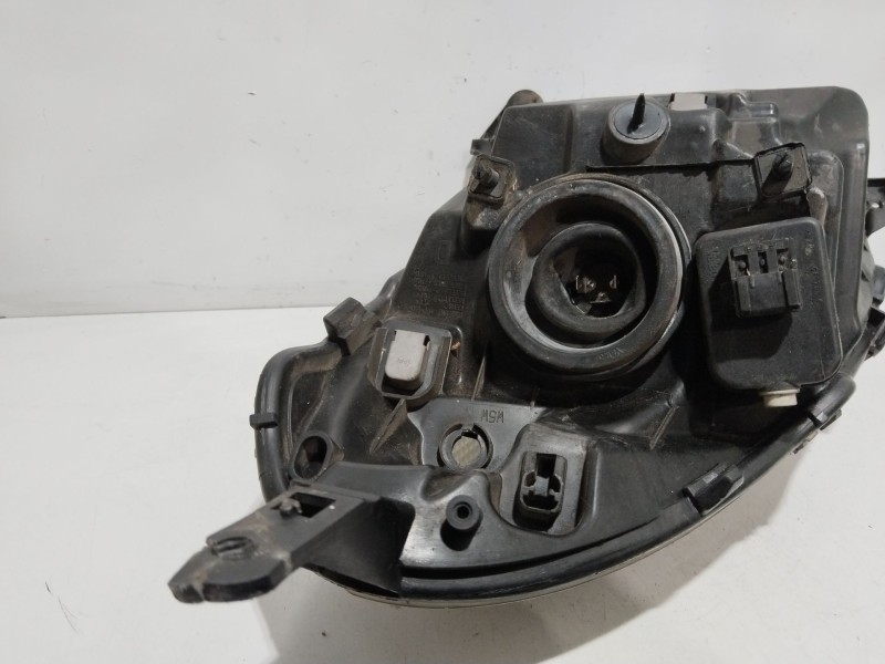 Recambio de faro derecho para nissan micra iii (k12) 1.5 dci referencia OEM IAM 26010AX700  