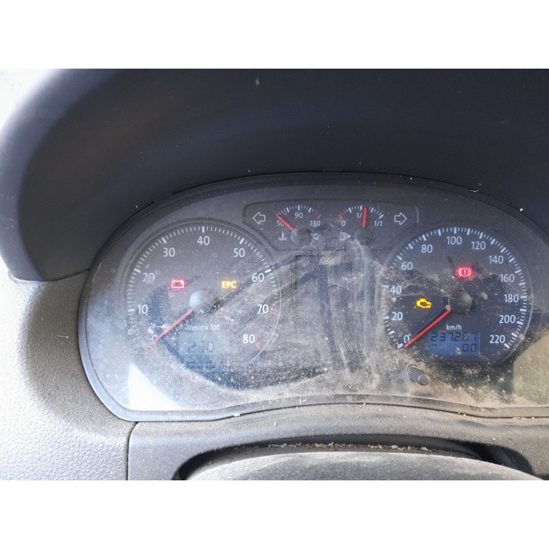 VOLKSWAGEN POLO IV (9N_, 9A_) - imagen 6