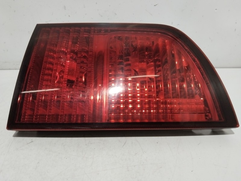 Recambio de piloto porton trasero izquierdo para ssangyong kyron 2.0 xdi referencia OEM IAM 83603092  